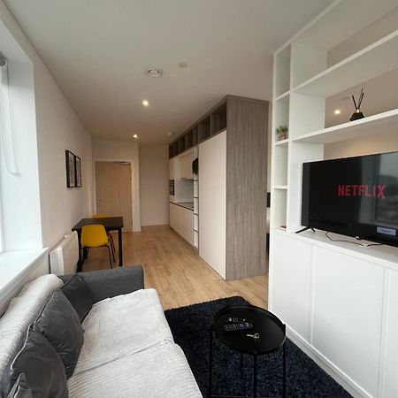 London Heathrow Airport Apartment Voyager House Terminal 12345 - Ev Electric And Parking Available Hillingdon kerület Kültér fotó