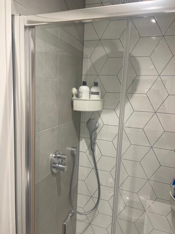 London Heathrow Airport Apartment Voyager House Terminal 12345 - Ev Electric And Parking Available Hillingdon kerület Kültér fotó