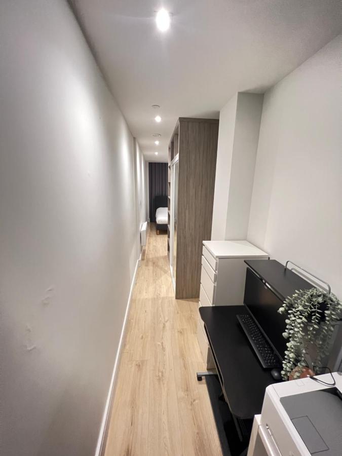 London Heathrow Airport Apartment Voyager House Terminal 12345 - Ev Electric And Parking Available Hillingdon kerület Kültér fotó