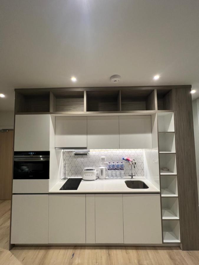 London Heathrow Airport Apartment Voyager House Terminal 12345 - Ev Electric And Parking Available Hillingdon kerület Kültér fotó