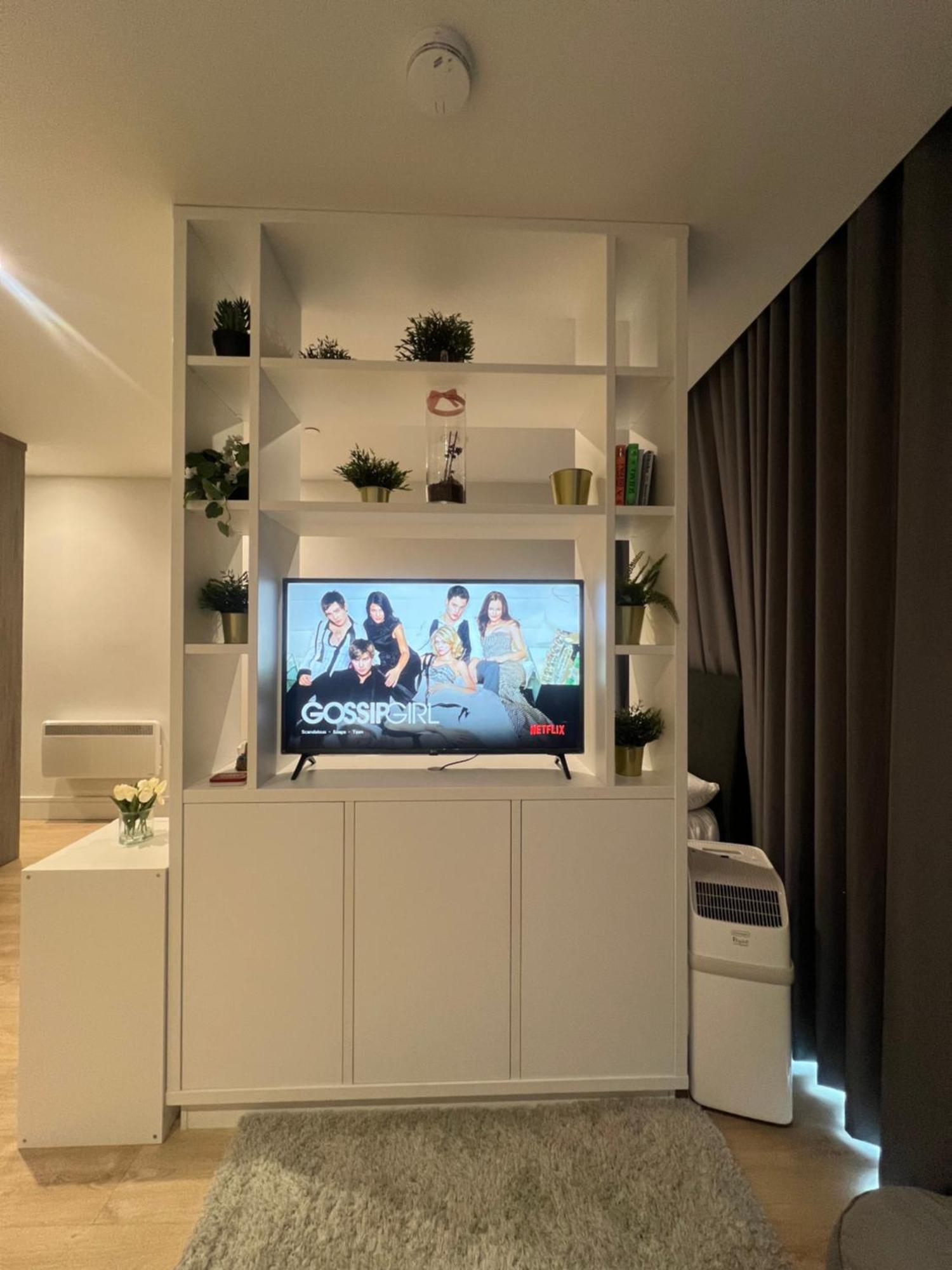 London Heathrow Airport Apartment Voyager House Terminal 12345 - Ev Electric And Parking Available Hillingdon kerület Kültér fotó