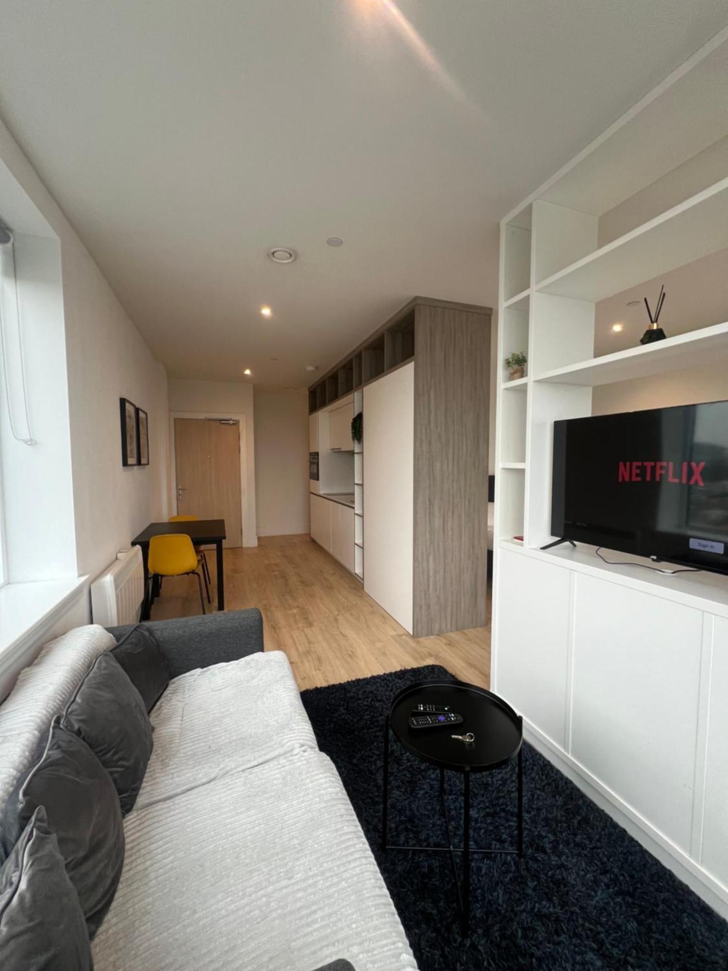 London Heathrow Airport Apartment Voyager House Terminal 12345 - Ev Electric And Parking Available Hillingdon kerület Kültér fotó