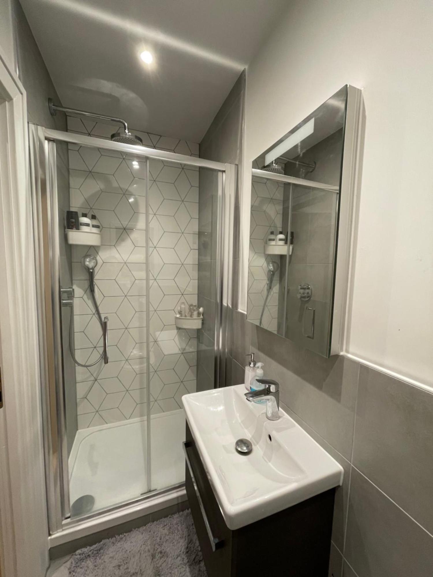 London Heathrow Airport Apartment Voyager House Terminal 12345 - Ev Electric And Parking Available Hillingdon kerület Kültér fotó